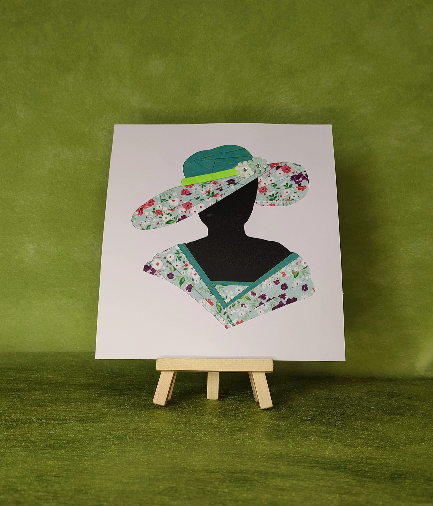 LAC-CARTE-SIMPLE-IRIS-FOLDING-FemmeChapeau1