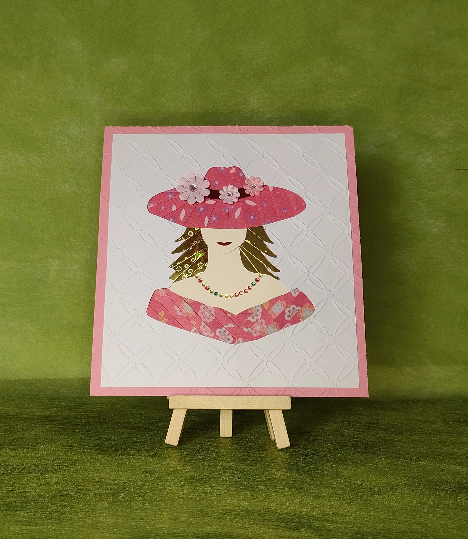 LAC-CARTE-SIMPLE-IRIS-FOLDING-FemmeChappeau3