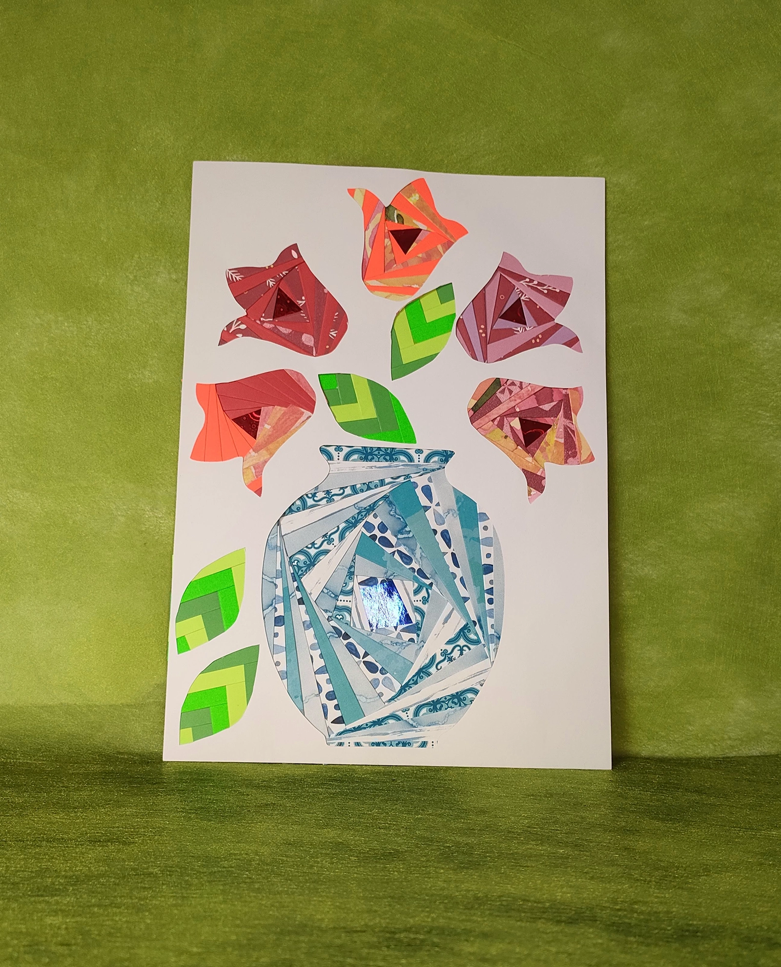 LAC-CARTE-SIMPLE-IRIS-FOLDING-vase